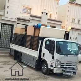 دليل شامل لشاحنة نقل الأثاث: كيف تختار الأفضل وتضمن نقل آمن لممتلكاتك